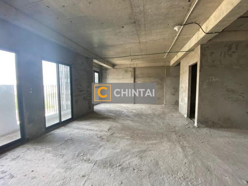 Căn hộ Lavida Plus tầng cao, nội thất cơ bản, ban công đón gió.