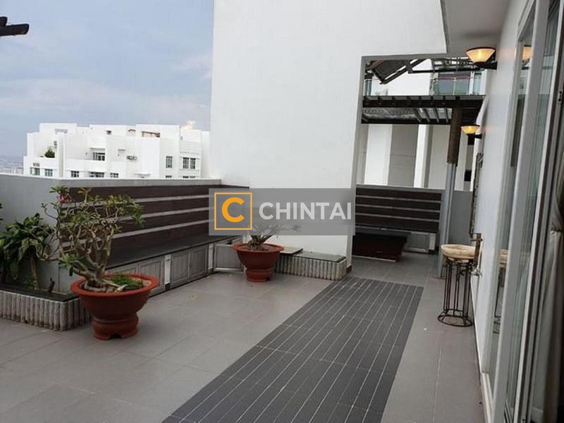 Căn hộ Penthouse Hoàng Anh Thanh Bình tầng cao, hướng Đông Nam.