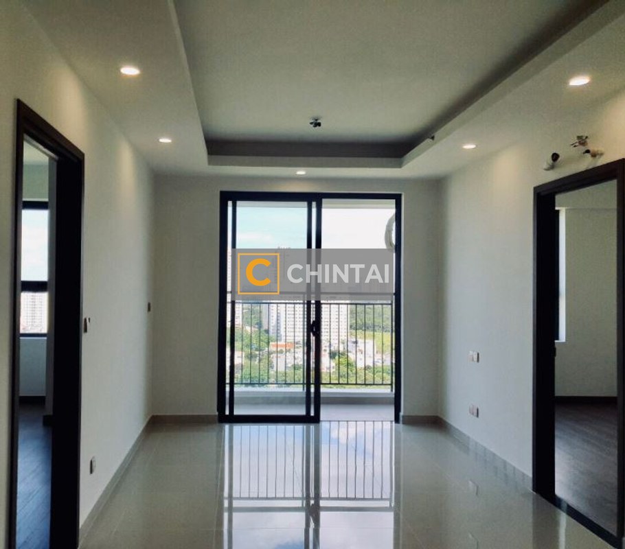 Căn hộ Q7 Boulevard tầng trung, ban công đón gió.