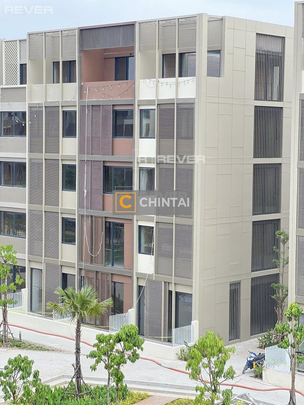 Soho Townhouse for Rent on Main Road at The Global City, District 2