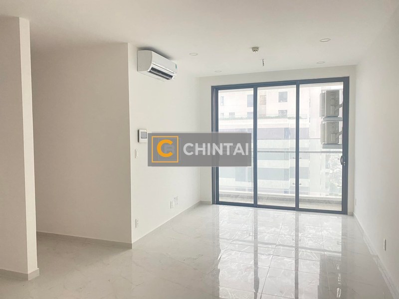 Căn hộ D'Lusso có 2 phòng ngủ, nội thất cơ bản.