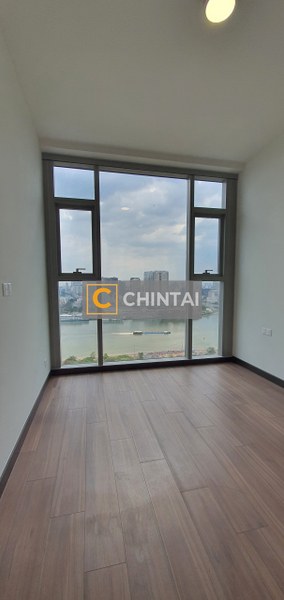 Căn hộ Empire City tầng cao thoáng mát, đầy đủ nội thất.