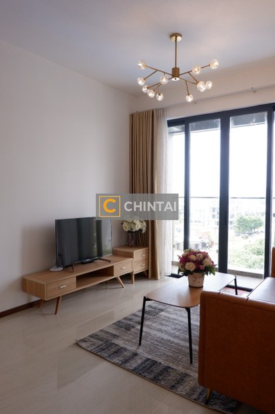 Căn hộ One Verandah cửa hướng Đông Bắc, đầy đủ nội thất.