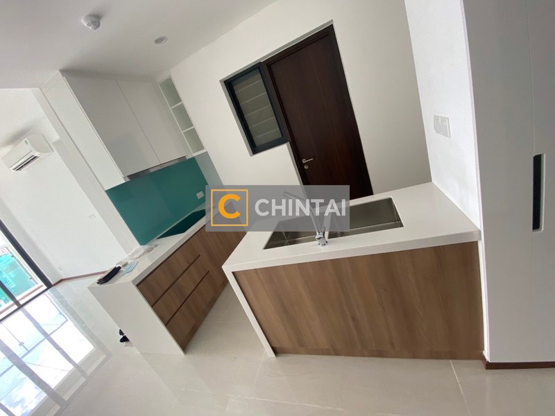 Căn hộ One Verandah tầng 5 thiết kế 2 phòng ngủ, nội thất cơ bản.