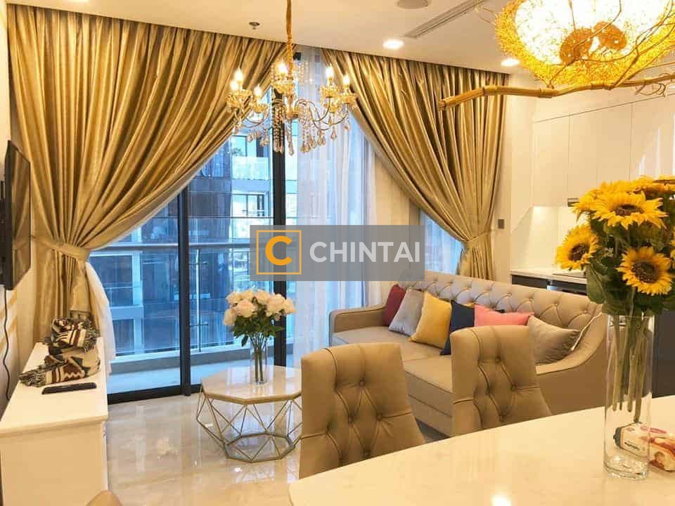 Heartwarming 2 bedroom in Vinhome Golden River for rent