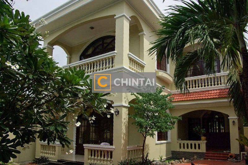 3 Bedrooms Colonial Villa With Big Terrace For Rent
