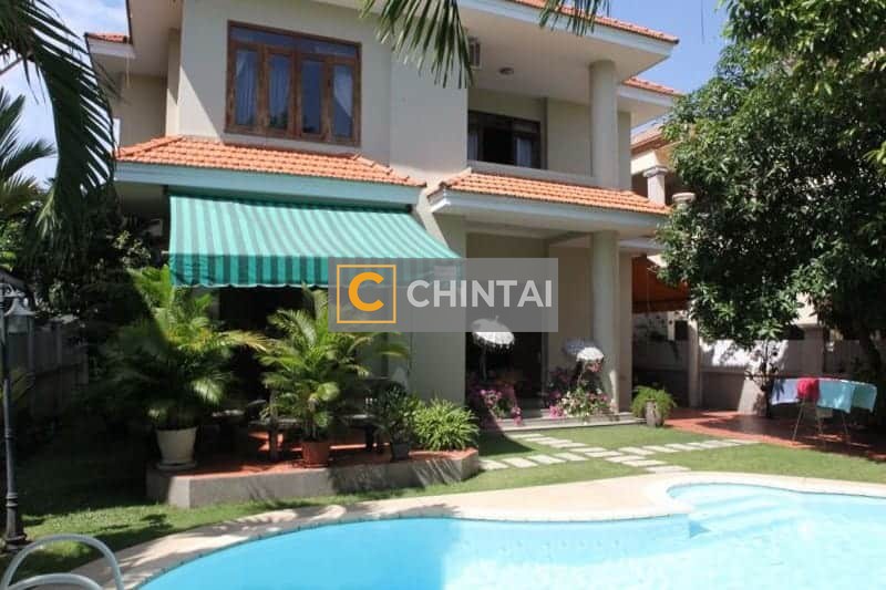 Beautiful Two-Story House In Very Quiet And Orderly Compound.