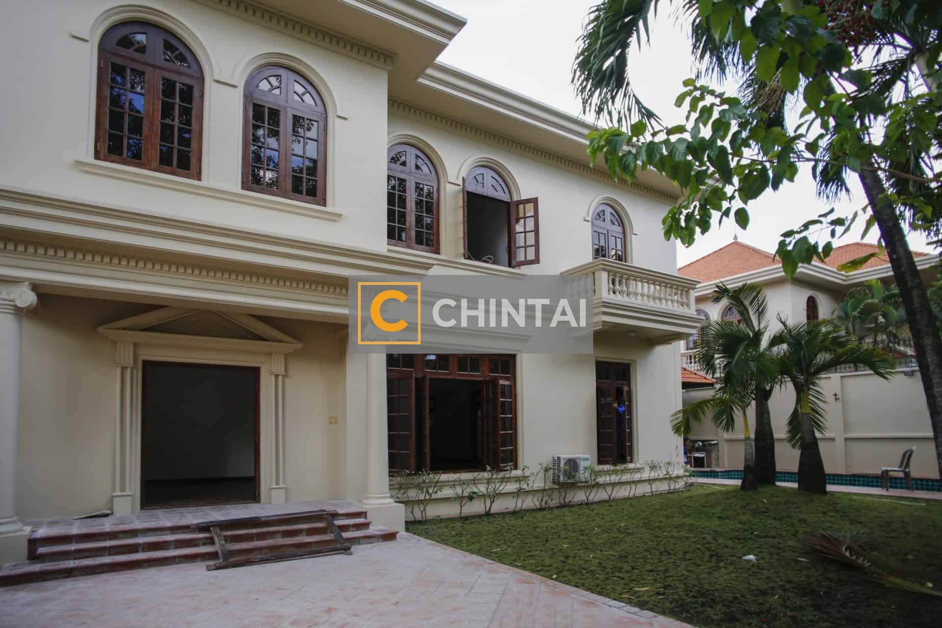 Large And Old-Fashioned France Style Villa For Rent In Thao Dien