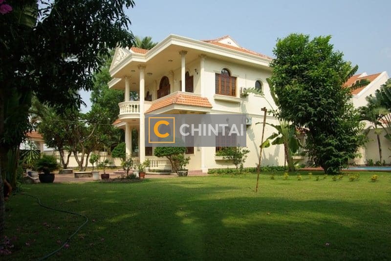 Spectacular Villa Four bedrooms to Lease in Thao Dien With Massive Garden.