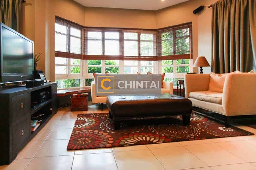 Stunning 5 Bedrooms Villa For Family To Stay In Tran Nao Street.