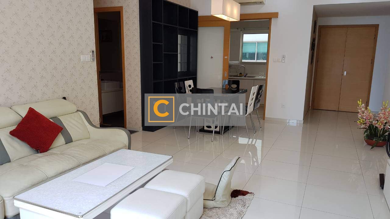 High-floor apartment for rent, Plain And Rather Dismal Furniture