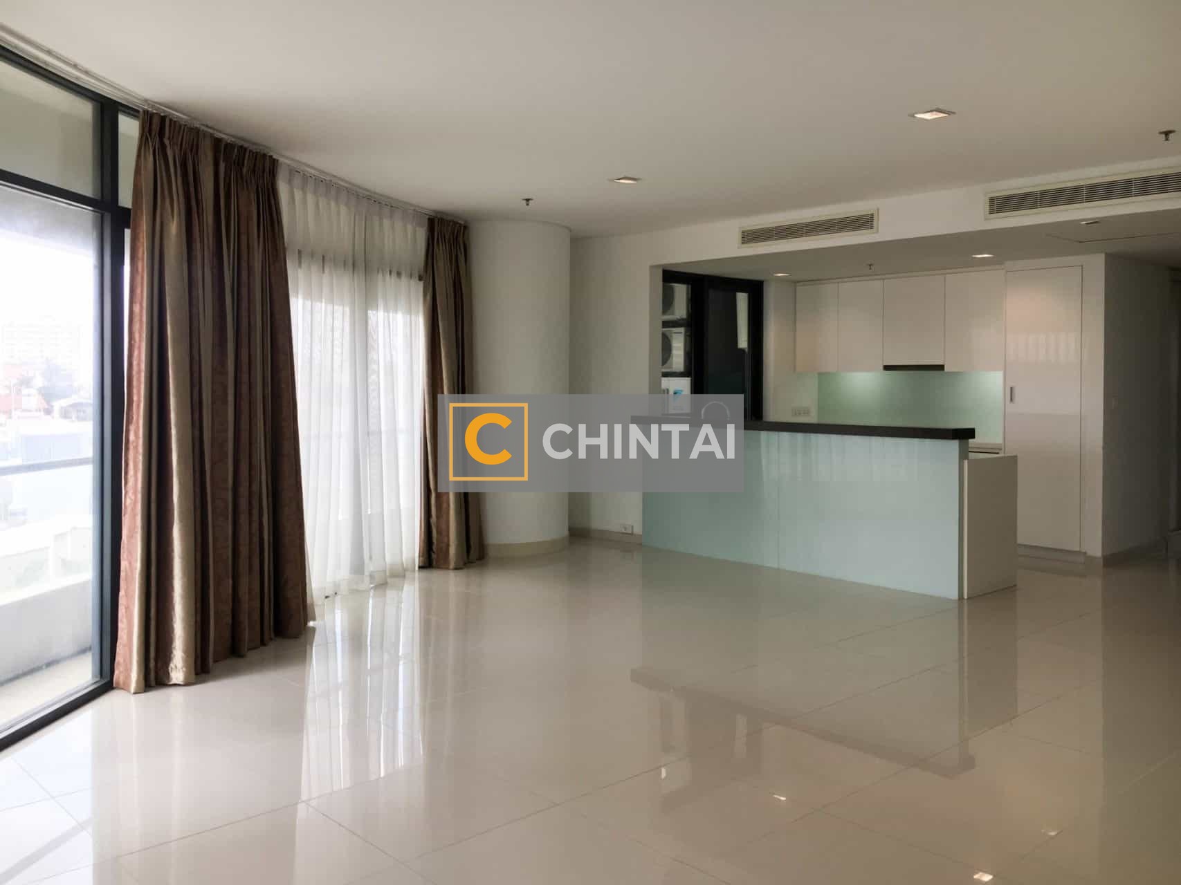 Massive 201 Sqm 3 Bedrooms Unfurnished Apartment For Rent - City Garden