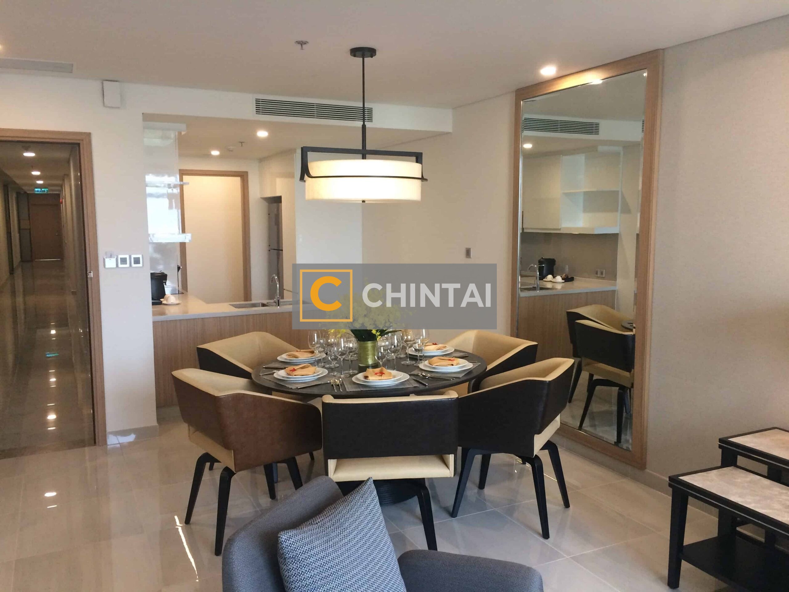 Oakwood Residence Saigon Serviced Apartments