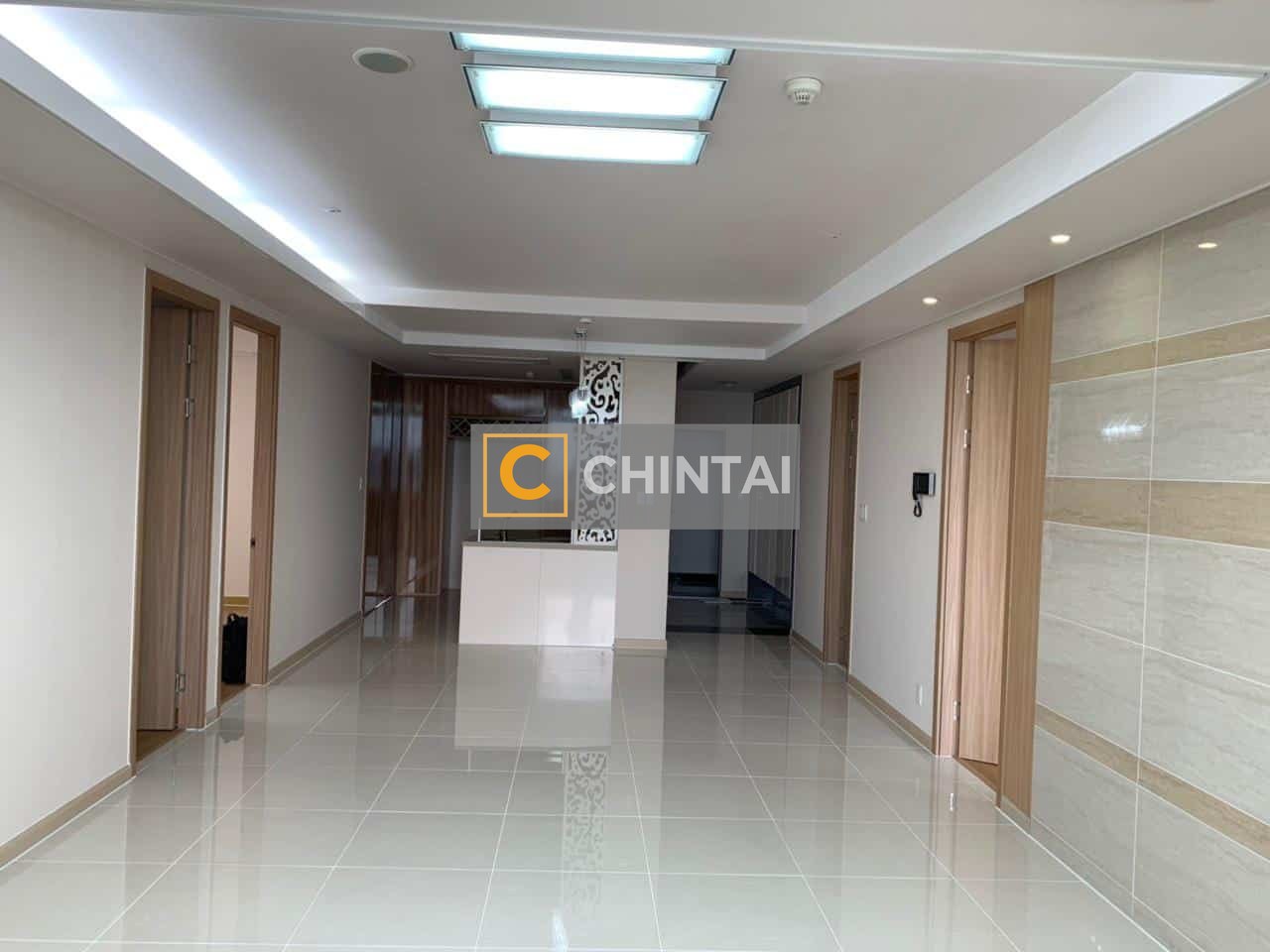 High Floor Unfurnished 3 Beds Cantavil Premier Condo.