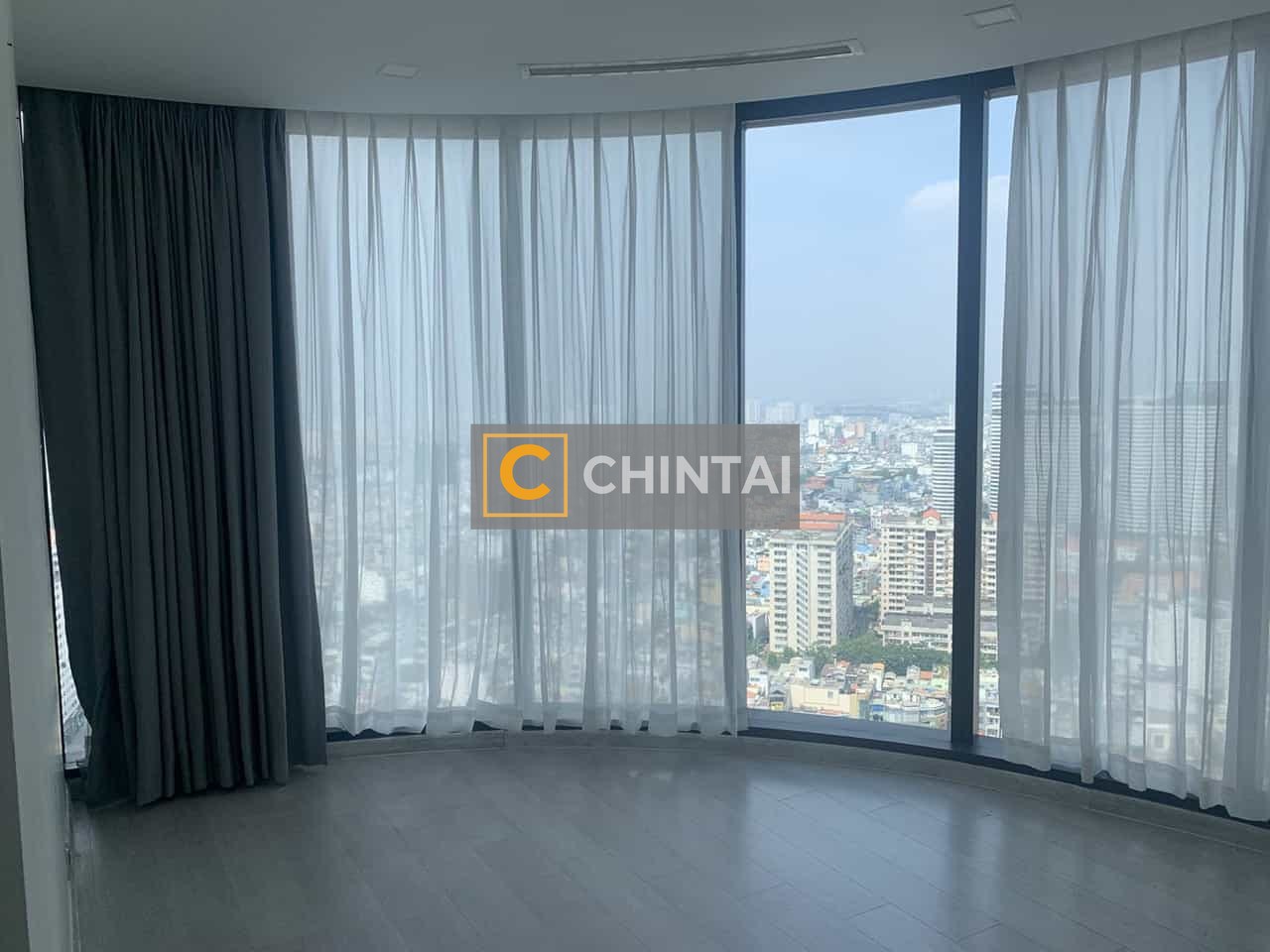 Unfurnished 3 Beds Apartment In Vinhome Golden River