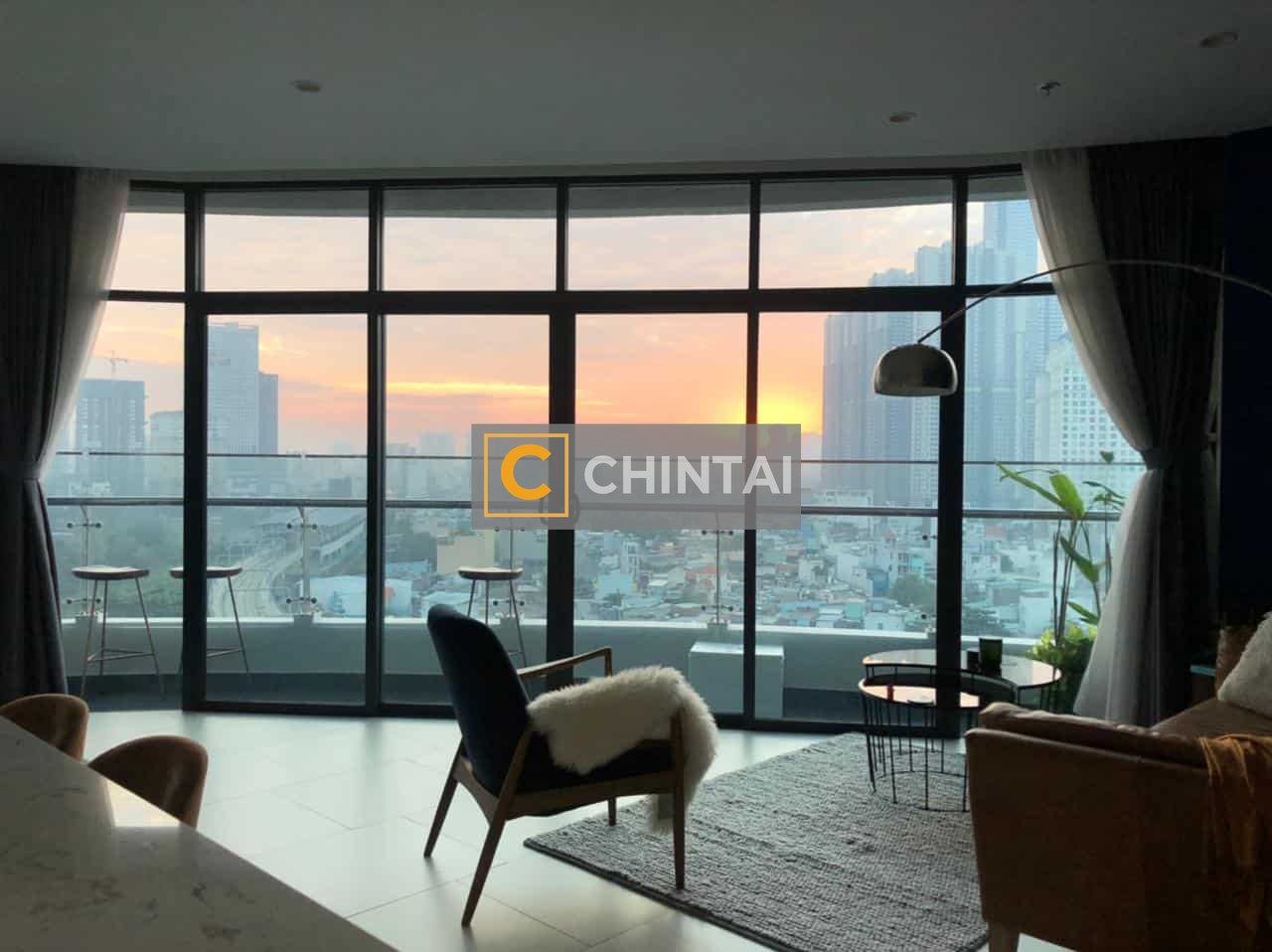 Gorgeous 2 Bedrooms City Garden Apartment For Rent