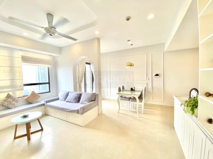 Awe-Inspiring 02 Bedrooms Masteri Thao Dien For Rent