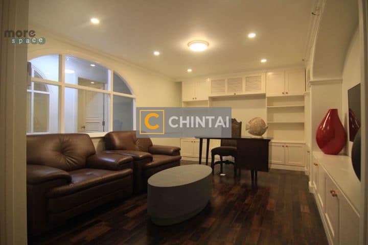 Spacious 5 Bedrooms Vista Verde Apartment For Rent