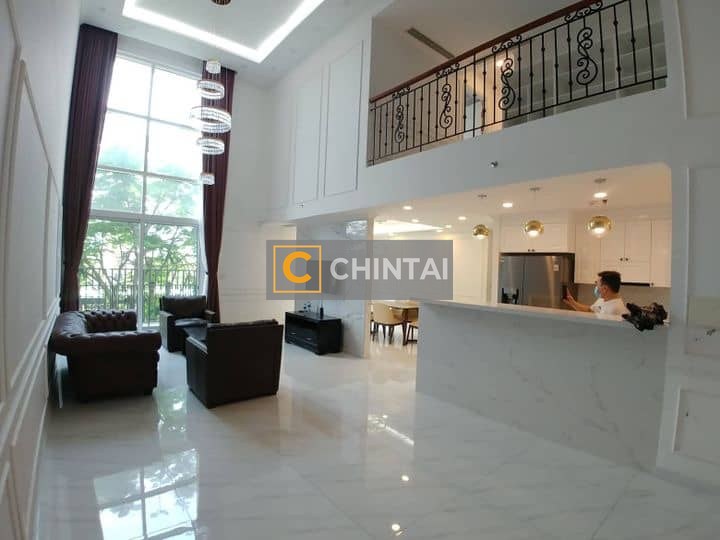 Spacious Duplex In Vista Verde For Rent