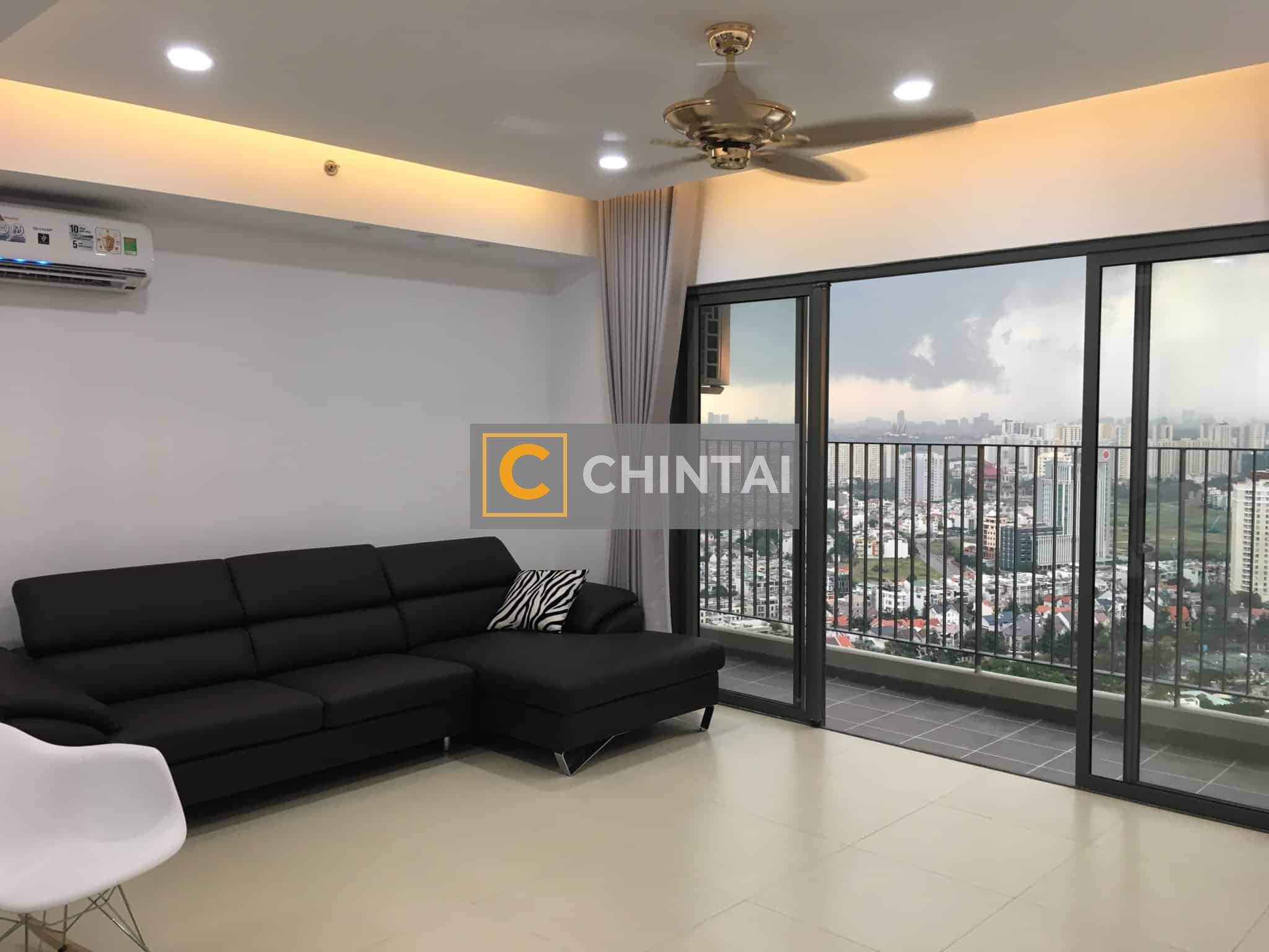 High floor 3 Bedrooms Masteri Thao Dien For Rent