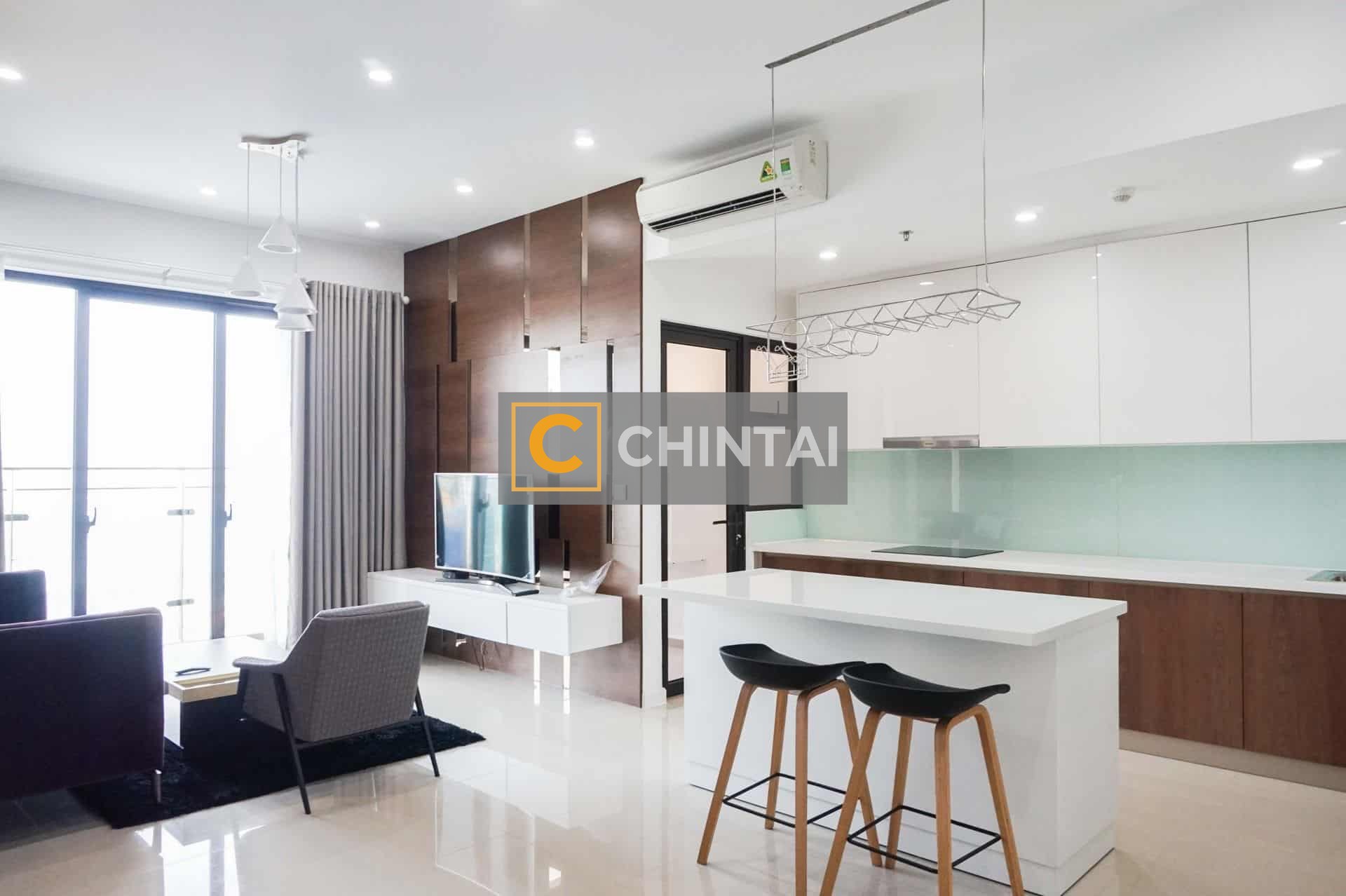 Fascinating Condo With Sunny Clean Area