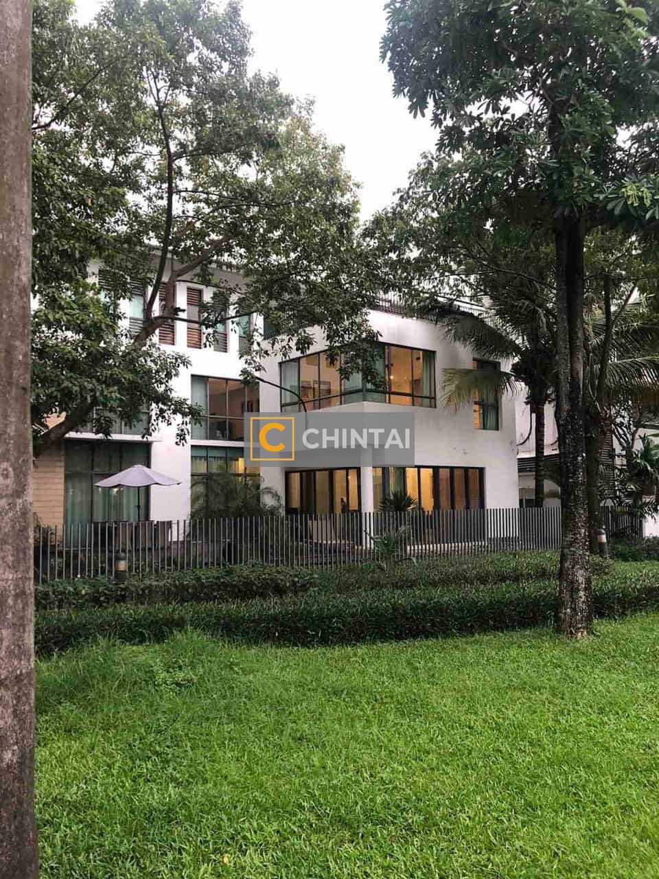 Riviera Rare Villa With Spacious Area Awe inspiring Interior