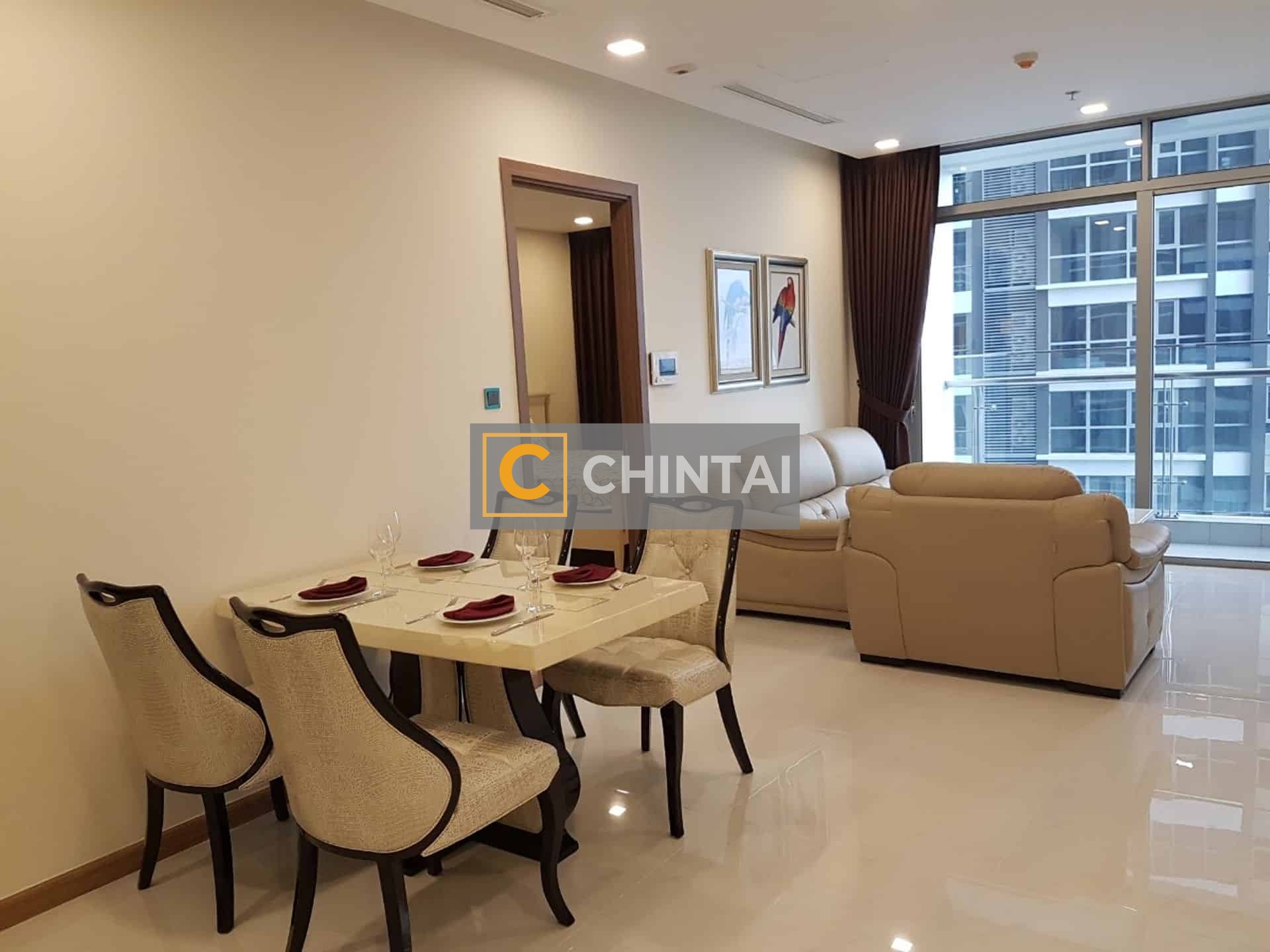 V9176 Park 04 Charming 02 Bedroom Apartment