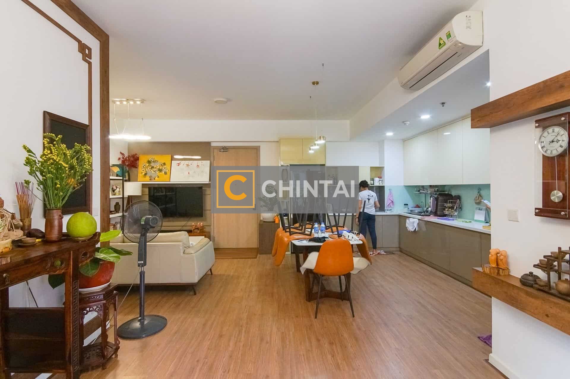 Warm And Surprisingly Pleasant 02 Beds Low Floor