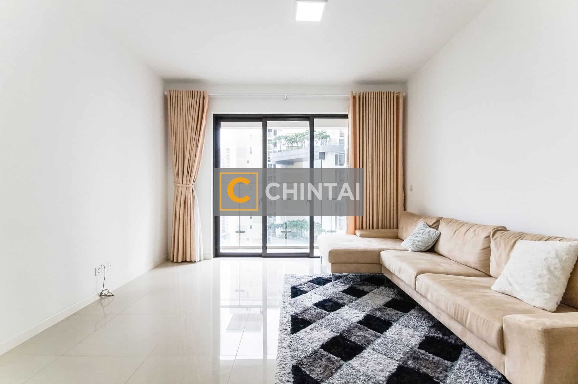 Cool Interior And High Ceiling 02 Bedrooms Unit