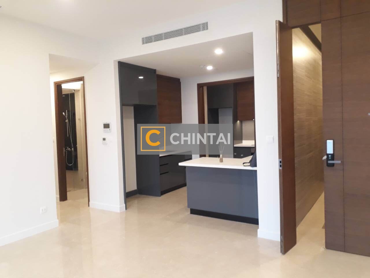 Unfurnished Middle Floor Neutral Tone 03 Beds Unit