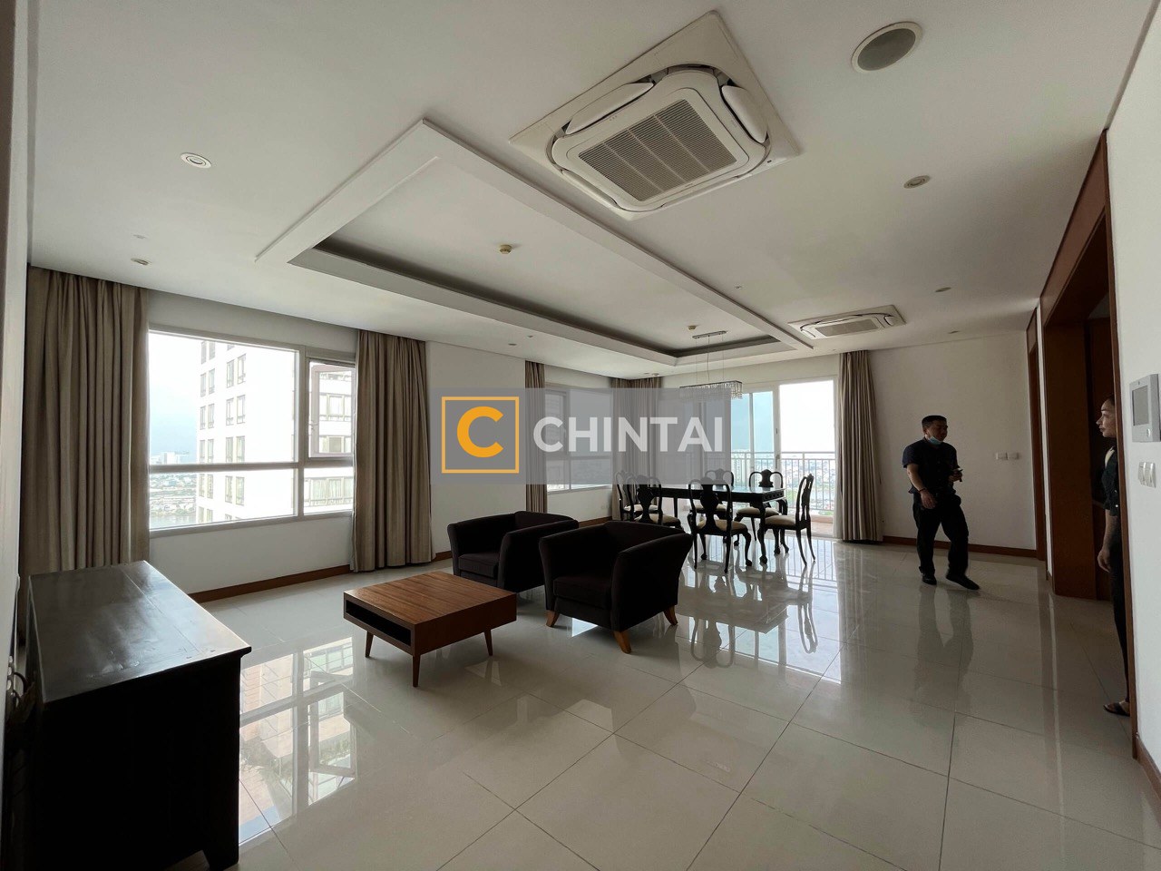 Xii High Floor 201 Sqm Apartment For Rent XI503