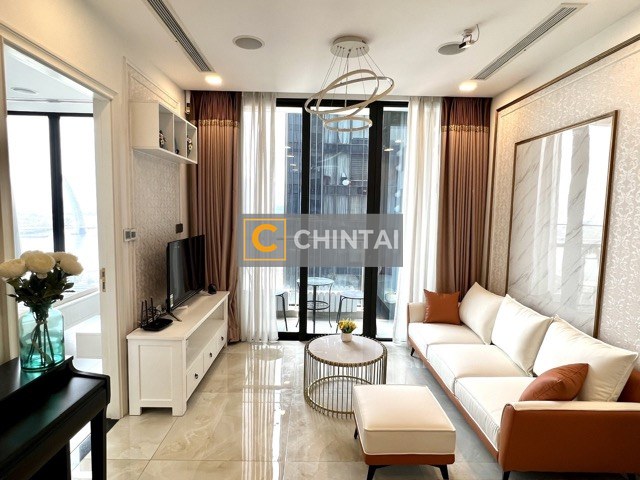 Expansive 02 Beds Unit In Vinhome Golden River For Rent VG527