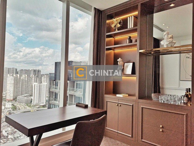 02 Beds Unit In Vinhome Golden River High Floor VG106