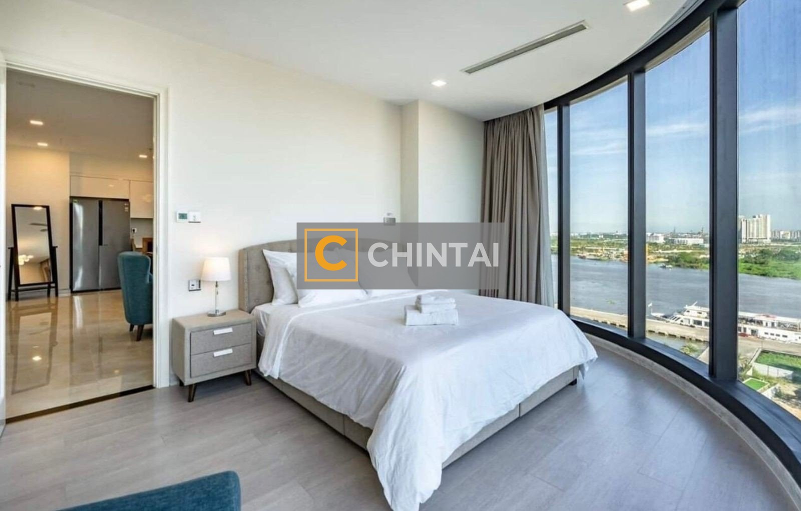 03 Bedrooms Low Floor Unit Vinhome Golden River VG687