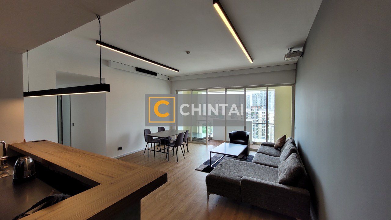 Your Dream 2 Bedroom Apartment Awaits Exquisite Decor Included!