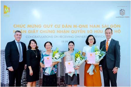 Masterise Homes officially hands over pink books to residents of M-One Nam Sài Gòn project