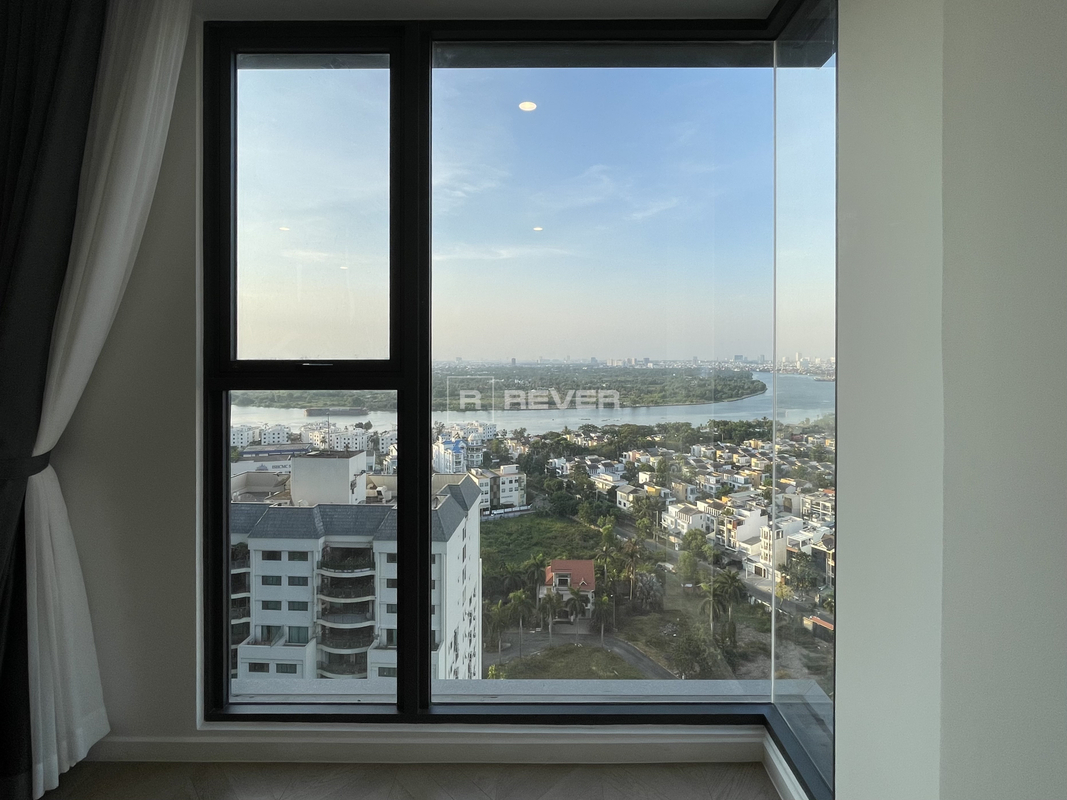 Lumiere Riverside 3-Bedroom River View Apartment, 96m²