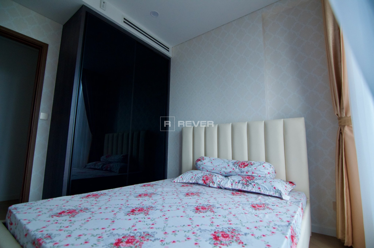 Southeast-Facing Lumiere Riverside Apartment, 77.1m²