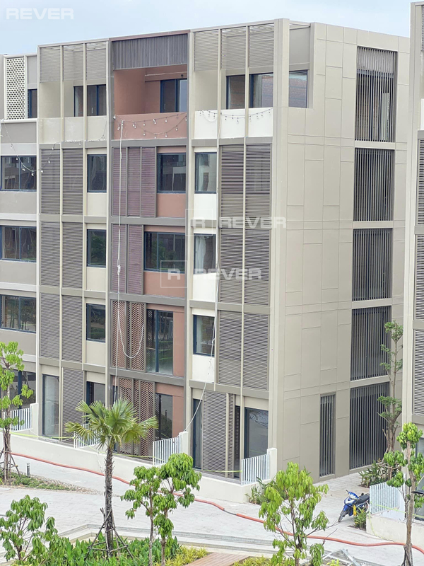 Soho Townhouse for Rent on Main Road at The Global City, District 2