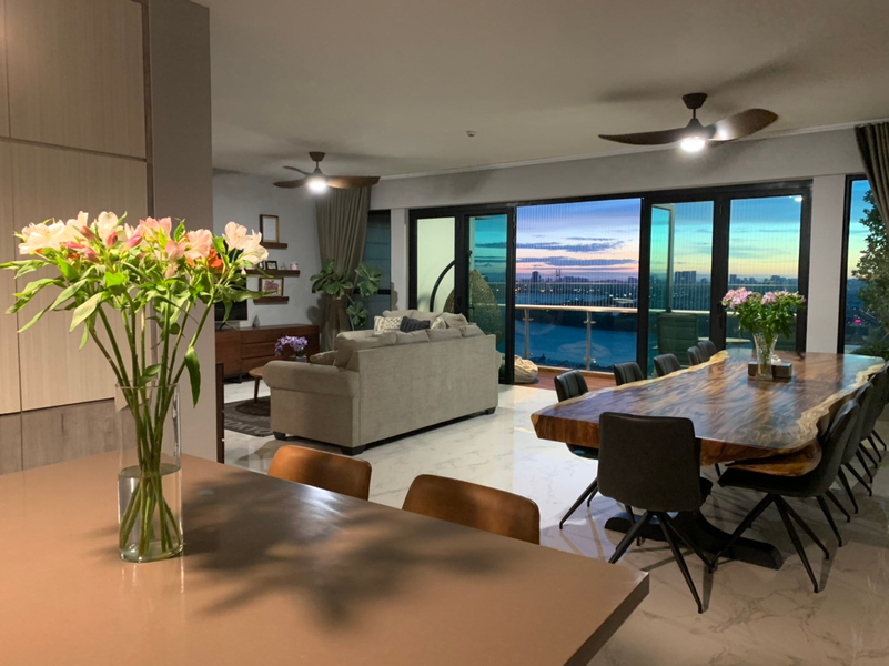 Căn hộ Feliz en Vista hướng ban công tây nam đầy đủ nội thất diện tích 239.14m²