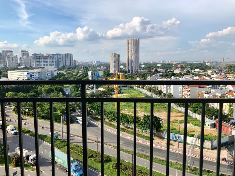 Căn office-tel The Sun Avenue thô không có nội thất, view thành phố.