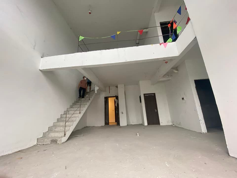 Duplex One Verandah view sông tuyệt đẹp, không có nội thất.