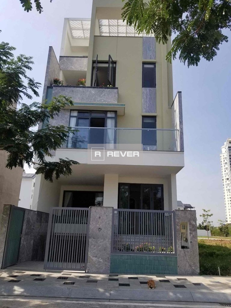 Nhà phố khu Saigon Mystery Villas diện tích đất 140m2 rộng thoáng.
