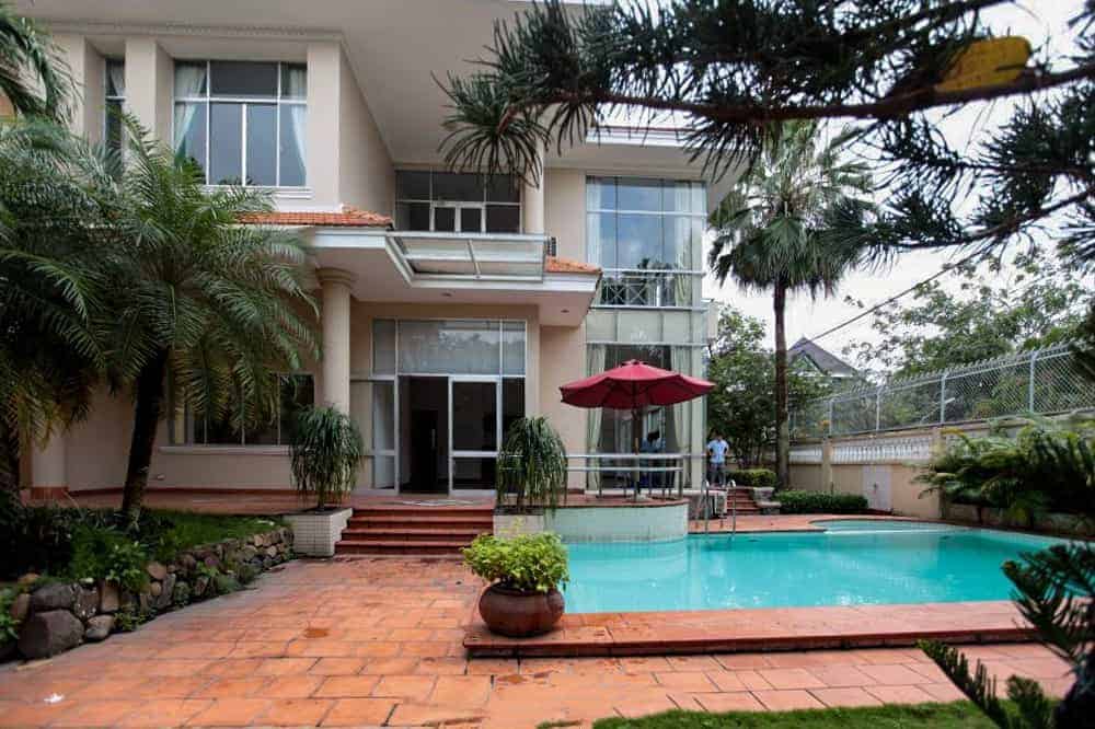 4-Bedroom Villa With Large Garden Near The River For Rent
