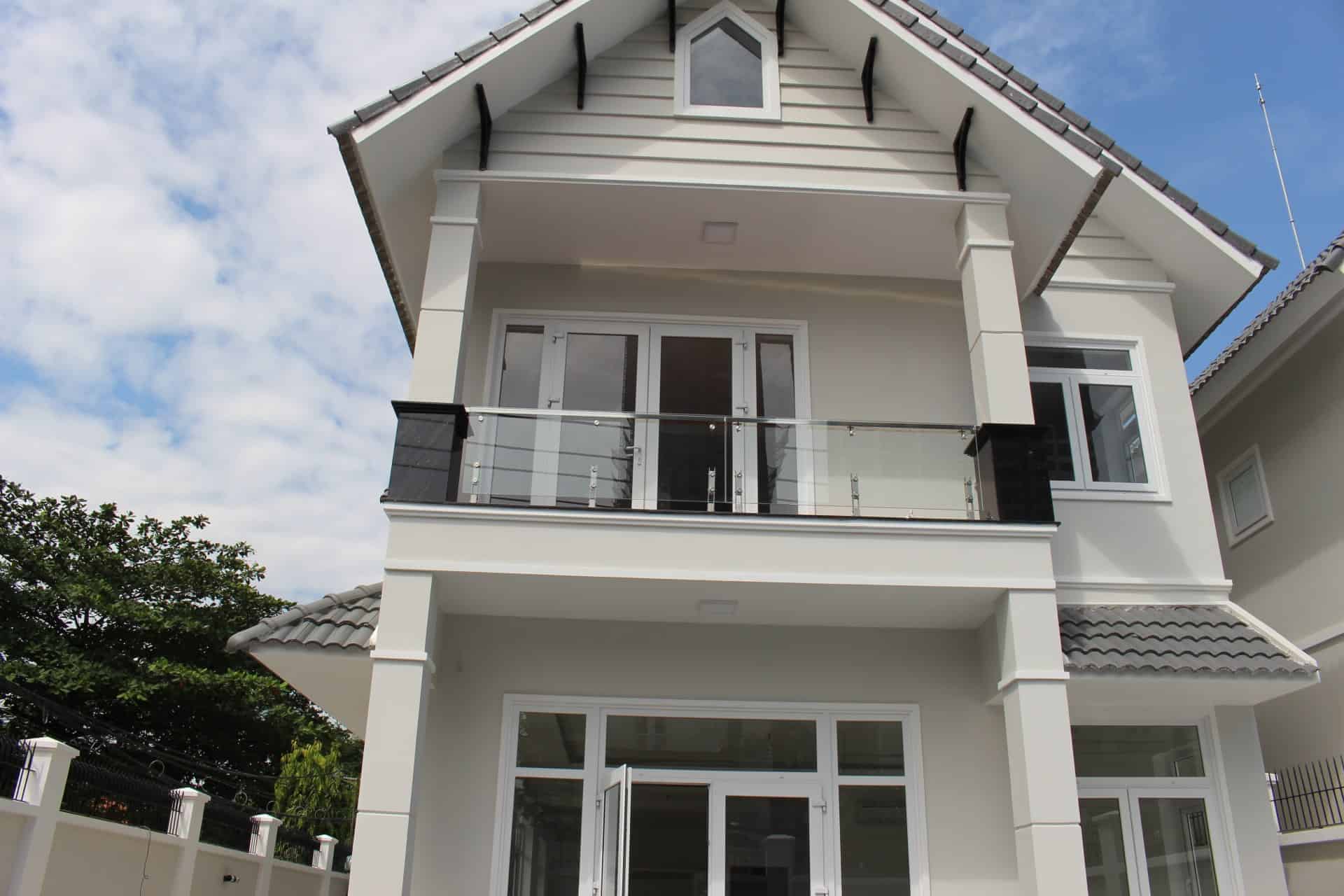 House With Swimming Pool And Small Yard For Lease In District 2