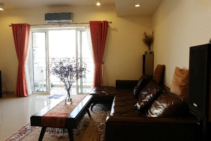 River Garden 3 Bedrooms Apartment For Rent With Light-Colored Wooden Furniture