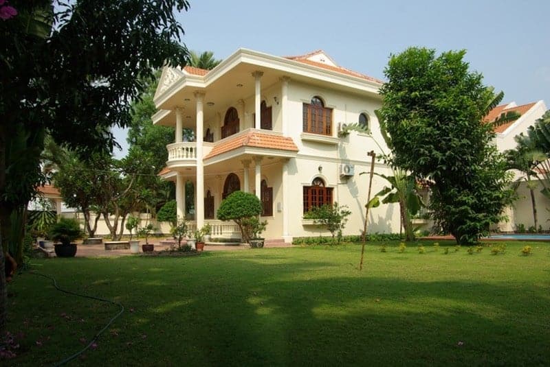 Spectacular Villa Four bedrooms to Lease in Thao Dien With Massive Garden.