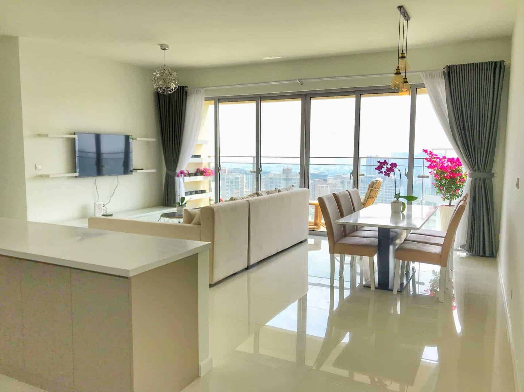 Estella Height For Rent - Tasteful, Outstanding Modern 3 Bedrooms Condo.