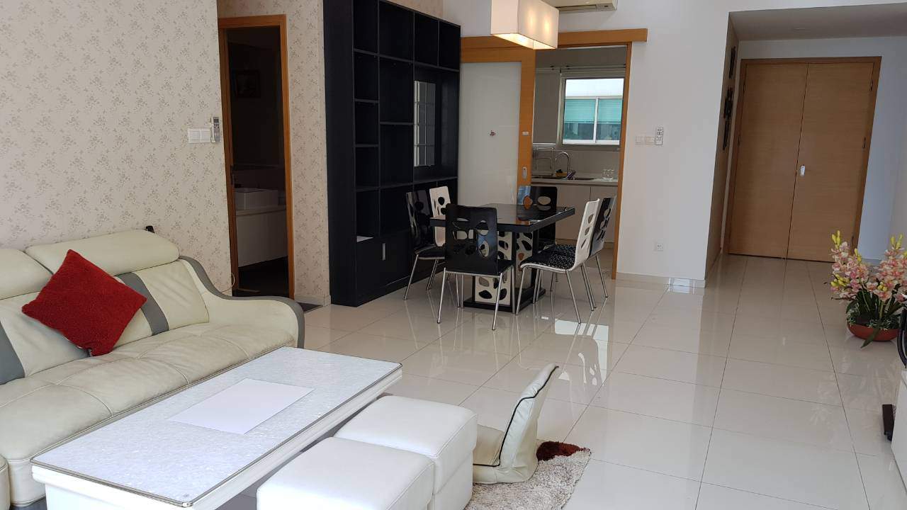 High-floor apartment for rent, Plain And Rather Dismal Furniture