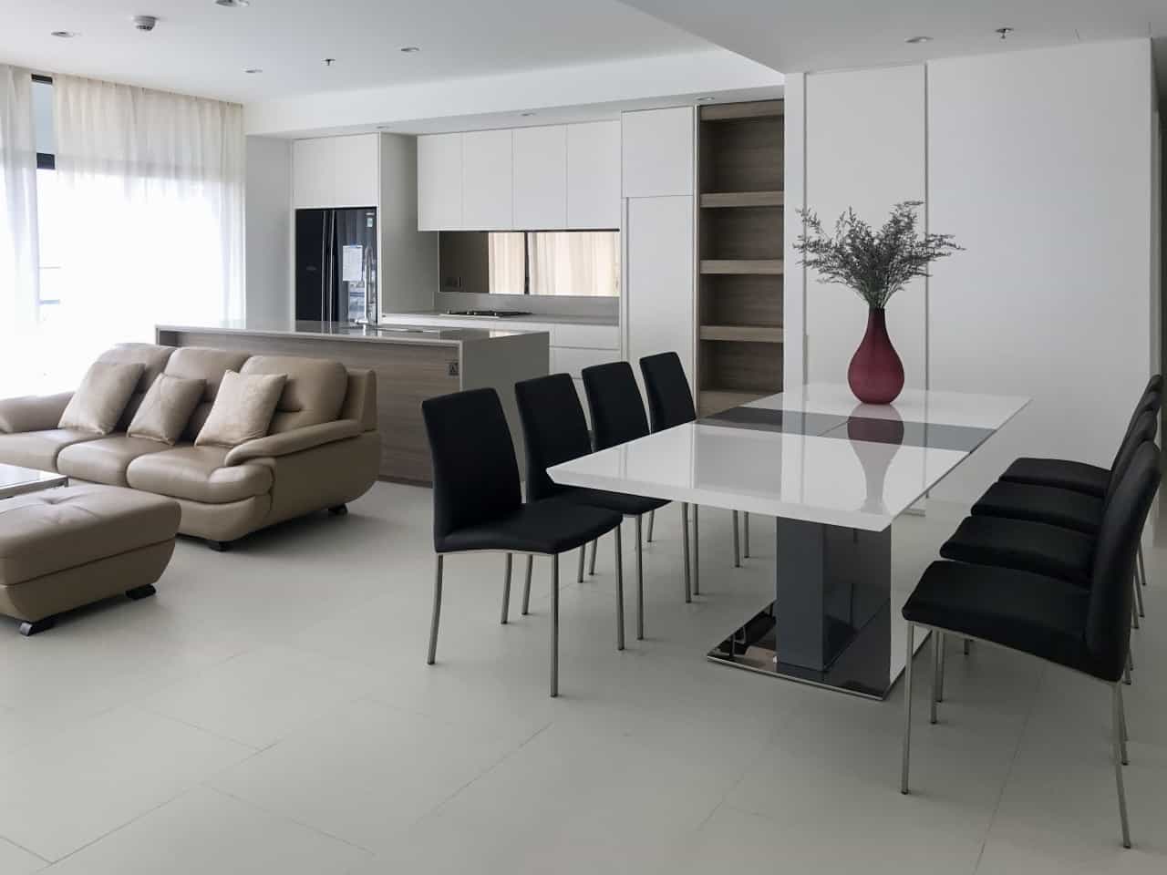 Dazzling 3 Bedrooms Apartment For Rent - City Garden